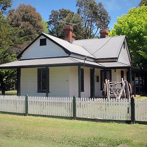 Lynden Cottage - Built 1884 In The Heart Of Town Trentham Exterior photo