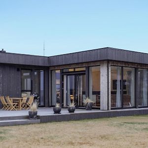 Lovely Home In Lindesnes With Kitchen Svenevik Exterior photo