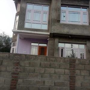 Oyo Home Yasmeena Homestay Srinagar  Exterior photo
