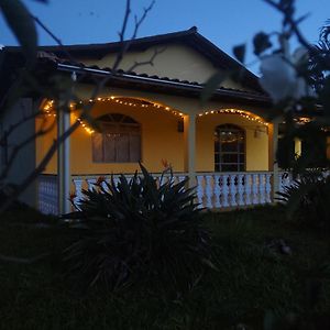 Casa Amarela Hostel Barao de Cocais Exterior photo