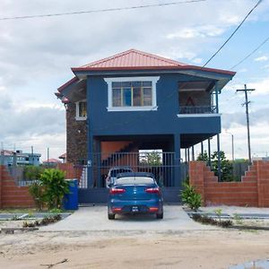 Three Bedrooms Beautiful And Spacious Contemporary Home Georgetown Exterior photo