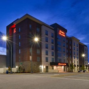 Hampton Inn & Suites Greensboro Downtown Exterior photo