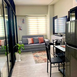 2 Bedroom Condo With Queen Bed, Swimming Pool, Free Netflix And Wifi Tunkong Mangga Exterior photo