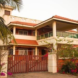 Mangalore Waterfront Villa Suratakal Exterior photo