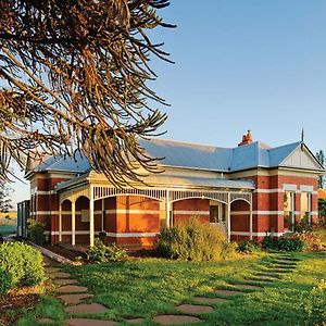 The Royal Standard Farm Daylesford Villa Exterior photo