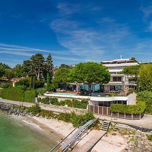 Luxurious 4-Bedroom Villa On The Shores Of Geneva Lake By Guestlee Pully Exterior photo