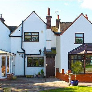 Langley Cottage Guest House Sutton Coldfield Exterior photo