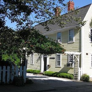 Admiral Farragut Inn Newport Exterior photo