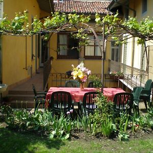 Casa Mario Lupo - Apartments And Rooms Bergamo Exterior photo