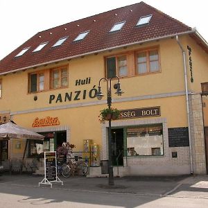 Huli Panzio Hotel Tokaj Exterior photo