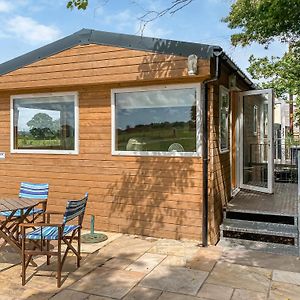 Langston Farm Chalet Villa Shillingstone Exterior photo