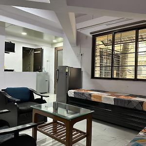 Ravish Apartment, Juhu Mumbai Exterior photo