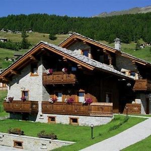 Residence Lo Peyo Champoluc Exterior photo