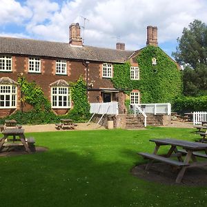 The Feathers Dersingham Exterior photo