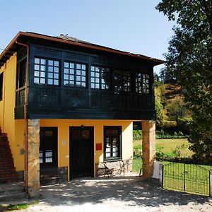 El Balcon De Muniellos Guest House Oballo Exterior photo