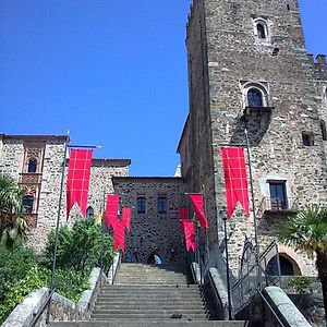 Hospederia Del Real Monasterio Hotel Guadalupe  Exterior photo