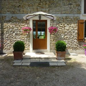 Chambres D'Hotes De La Junchere Saint-Hilaire-de-Court Exterior photo