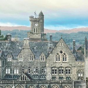 The Classrooms, Loch Ness Abbey - 142M2 Lifestyle & Heritage Apartment - Pool & Spa - The Highland Club - Resort On Lake Shores Fort Augustus Exterior photo