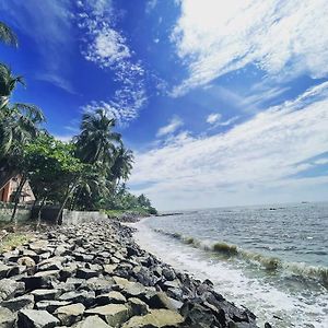 Baywatch By Grha - A Picturesque Beachfront Villa Kozhikode Exterior photo