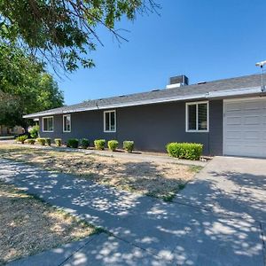 Fun City Haven Spacious Retreat In Fresno Apartment Exterior photo