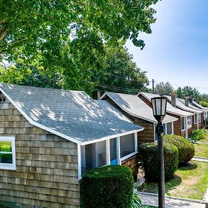 Marina Bay Cottages Waterford Exterior photo