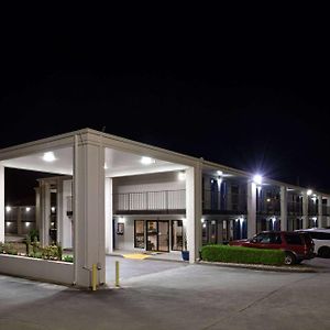 Days Inn By Wyndham Douglasville-Atlanta-Fairburn Road Exterior photo