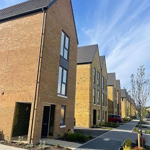 Home In Greenhithe Exterior photo