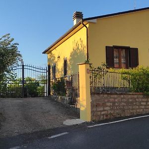 La Casa Sul Poggio Villa Lubriano Exterior photo