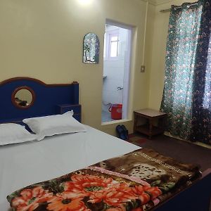 Dal Point View Hotel Srinagar  Room photo