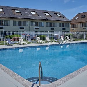 Admiralty Inn & Suites - A Red Collection Hotel Falmouth Exterior photo