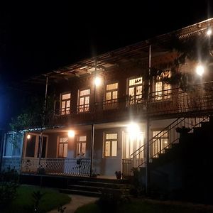 Tkhibuli Geust House Hotel Tqibuli Exterior photo