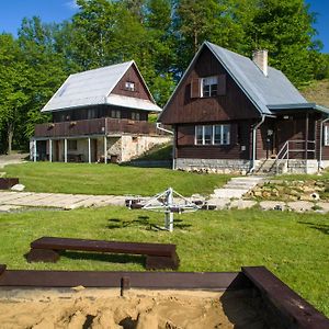 Rodinne Chaty Moravanpark - Ubytovani V Srdci Valasska Podkopna Lhota Exterior photo