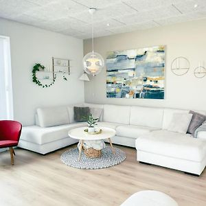4 Bedroom Villa For 7 Guests, Modern Home In Torshavn Exterior photo