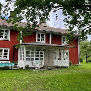 Mysigt Hus Norr Om Lindesberg Villa Kopparberg Exterior photo