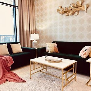Goldish Apartment In Juffair, 1 Bed Manama Exterior photo