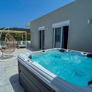 Luxury Dream With Private Jacuzzi Villa Kaloudhiana Exterior photo