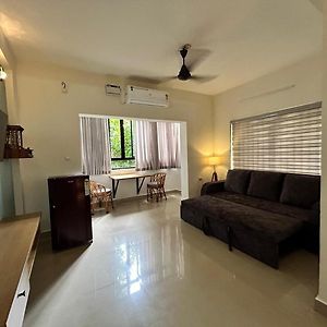 1 Bhk Fully Furnished - Soorya Madhavam Apartments - Flat No - C2 - Guruvayur, - 150M To North Nada - Family Only Exterior photo