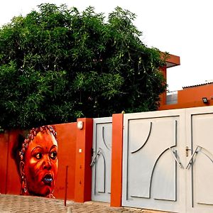 Les Amazones Rouges Maison Moderne Et Chaleureuse Hotel Ouidah Exterior photo