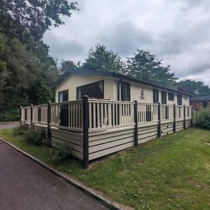 Luxury Stunning Sensation Lodge On 5 Star Shorefield Country Park New Forest Entertainment And Leisure Passes Included Milford on Sea Exterior photo