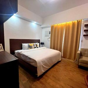 212 B Airport Room At Amani Grand Resort Building B, 3 Minutes From Airport, Wifi Connection, Netflix, Cable Tv, Amazing Pool, Modern Gym Lapu-Lapu City Exterior photo