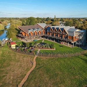 Riverside Park Stratford-upon-Avon Exterior photo