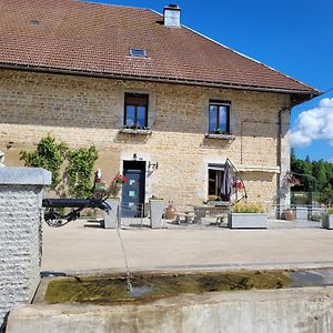 Location A La Ferme Entre Lacs Et Montagnes "Chez Papy" Apartment Exterior photo