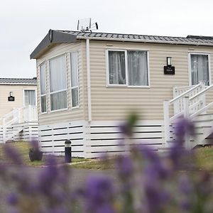 Mercury Yacht Harbour And Holiday Park Bursledon Exterior photo