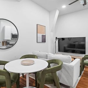 Minimalist Charm 2Br 1Bath Apartment New York Exterior photo