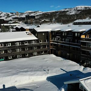 Family-Friendly Apartment Steps From Everything Beitostolen Exterior photo