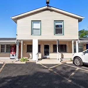 Americas Best Value Inn Jonesville/Hillsdale Exterior photo