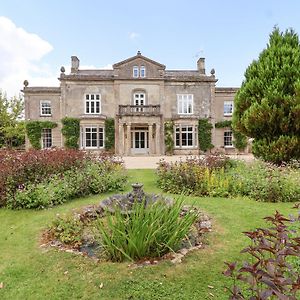 Milton Manor Villa Gillingham  Exterior photo