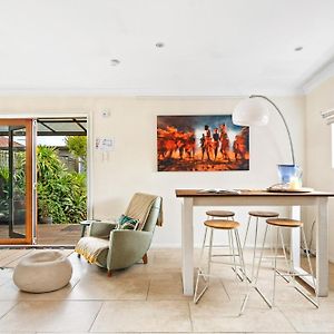 Quirky Marrickville 1-Bed With Courtyard By Shops Sydney Exterior photo