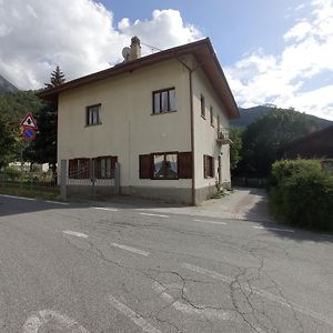 La Maison Des Fleurs Apartment Fenis Exterior photo