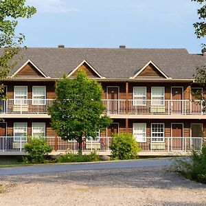 Motel Royal Papineau Notre-Dame-de-la-Salette Exterior photo